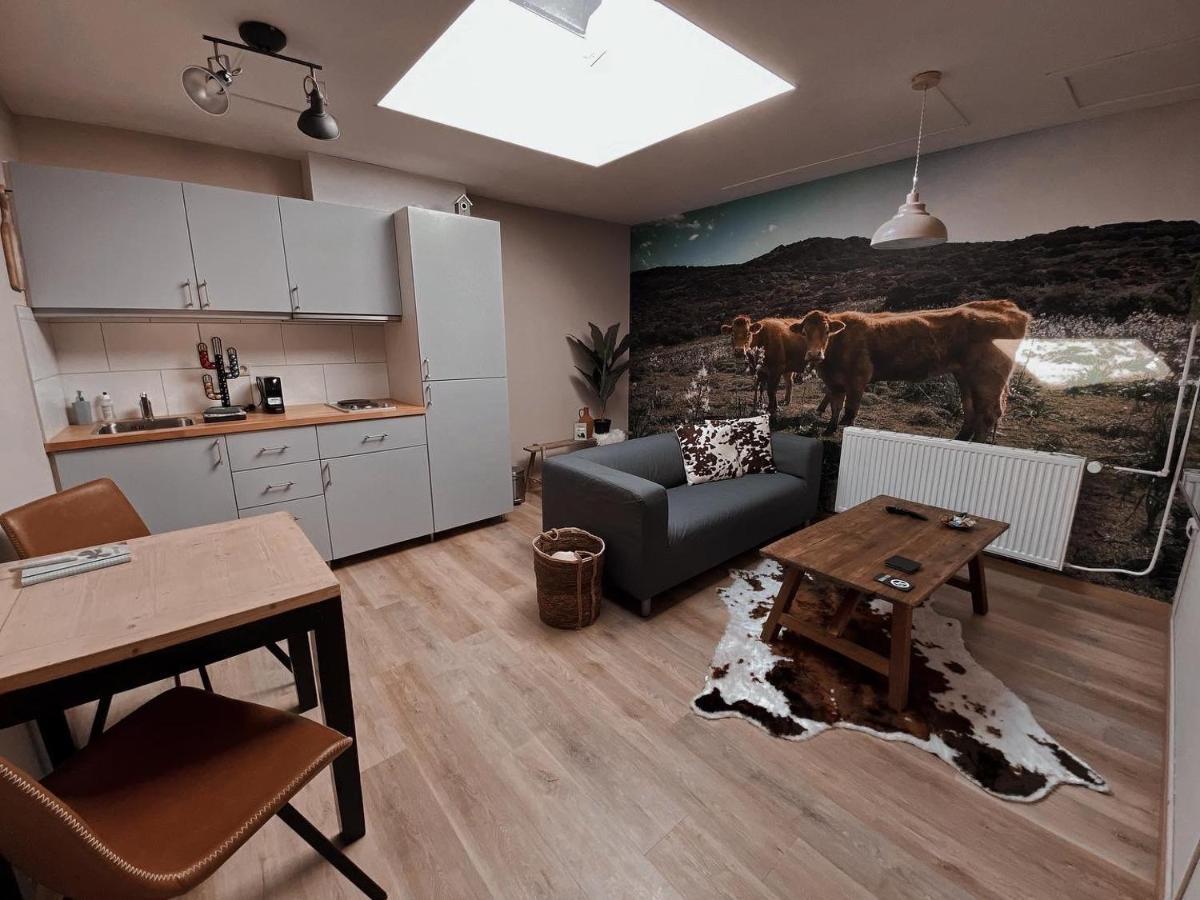 ラントフラーフ Loods 123 Bed & Kitchenヴィラ エクステリア 写真