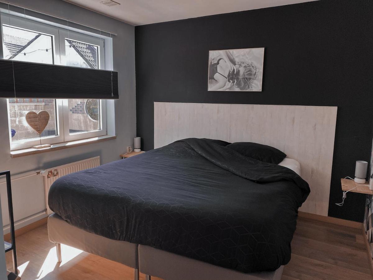 ラントフラーフ Loods 123 Bed & Kitchenヴィラ エクステリア 写真